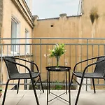Elegancki I Stylowy Niedaleko Rynku W Poznaniu By Renters شقة