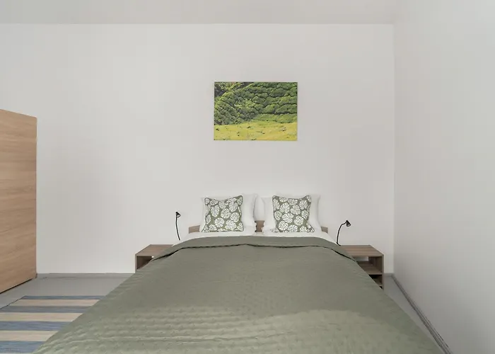 Elegancki I Stylowy Niedaleko Rynku W Poznaniu By Renters Апартаменты Познань