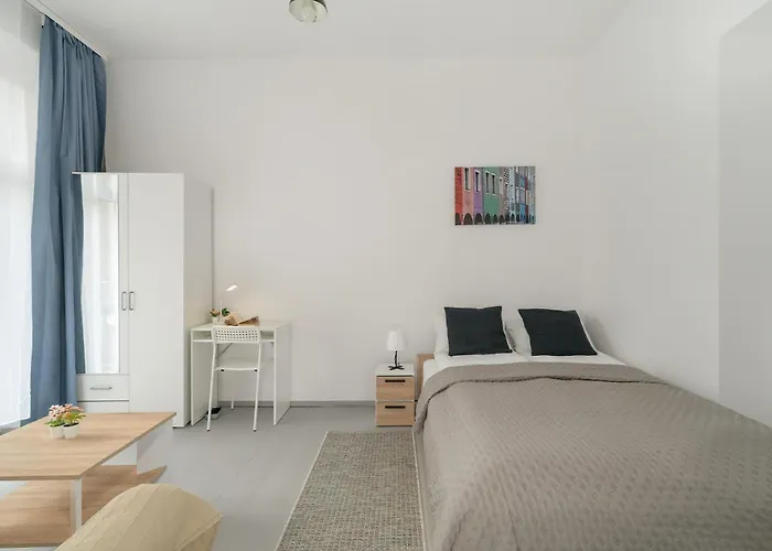 Elegancki I Stylowy Niedaleko Rynku W Poznaniu By Renters Апартаменты Познань